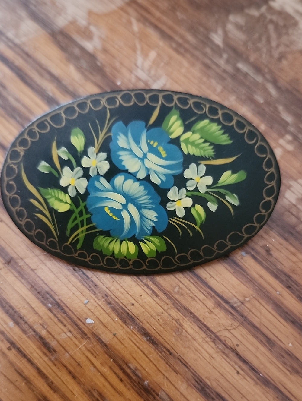 Vtg Russian Lacquer Hand-Painted Floral Design Brooch Signedl